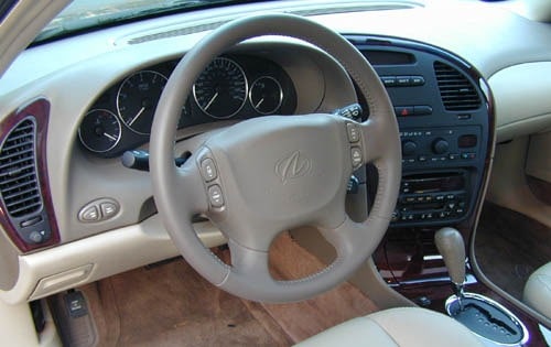 2001 Oldsmobile Aurora Interior