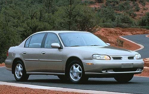 1998 Oldsmobile Cutlass 4 Dr GLS Sedan