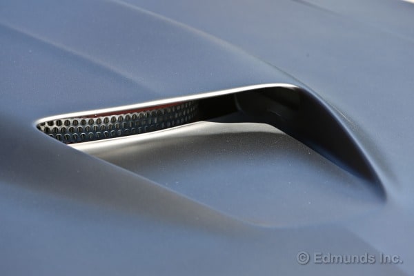 plymouth_1970-cuda_det_fe_3131302_600.jpg