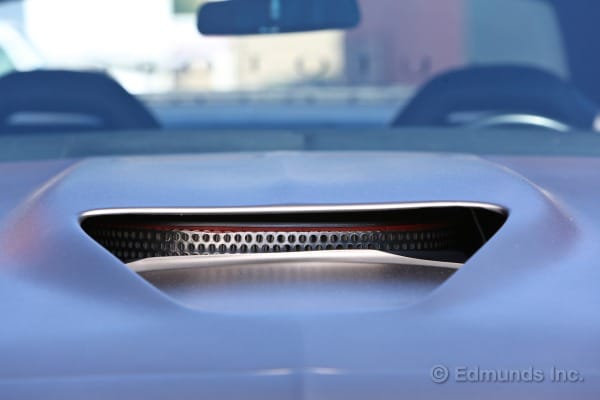 plymouth_1970-cuda_det_fe_3131303_600.jpg