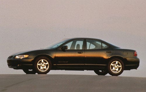 1997 Pontiac Grand Prix 4 Dr GT Sedan