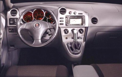 Used 2004 Pontiac Vibe Pictures 20 Photos Edmunds 2003 Pontiac Vibe Gt Interior