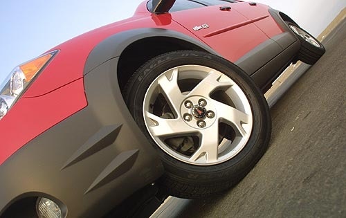 2003 Pontiac Vibe GT Wheel Detail