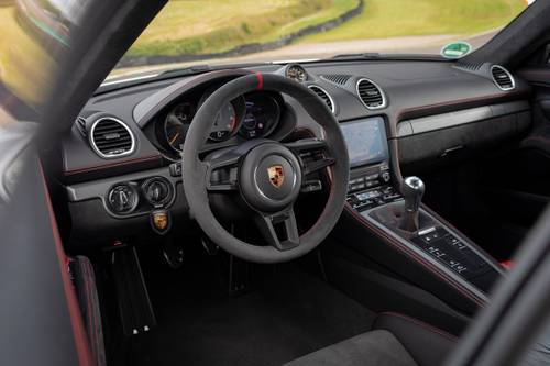 2021 Porsche 718 Cayman GT4 Coupe Steering Wheel Detail
