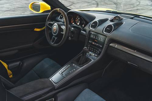 2025 Porsche 718 Cayman GT4 RS Coupe Shifter