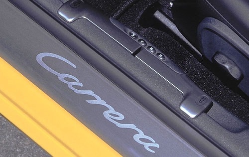 2000 Porsche 911 2 Dr Carrera Coupe