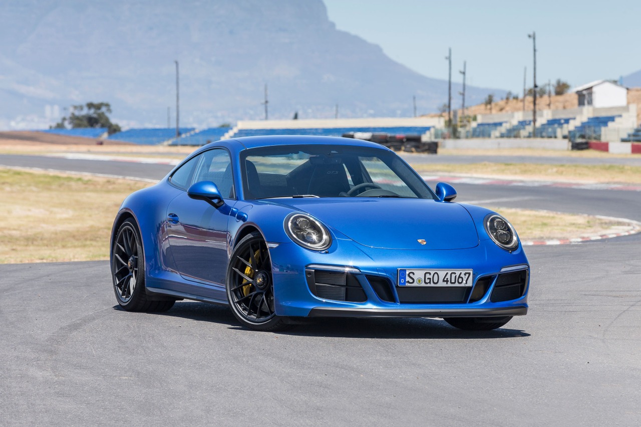 Порше 911 2018