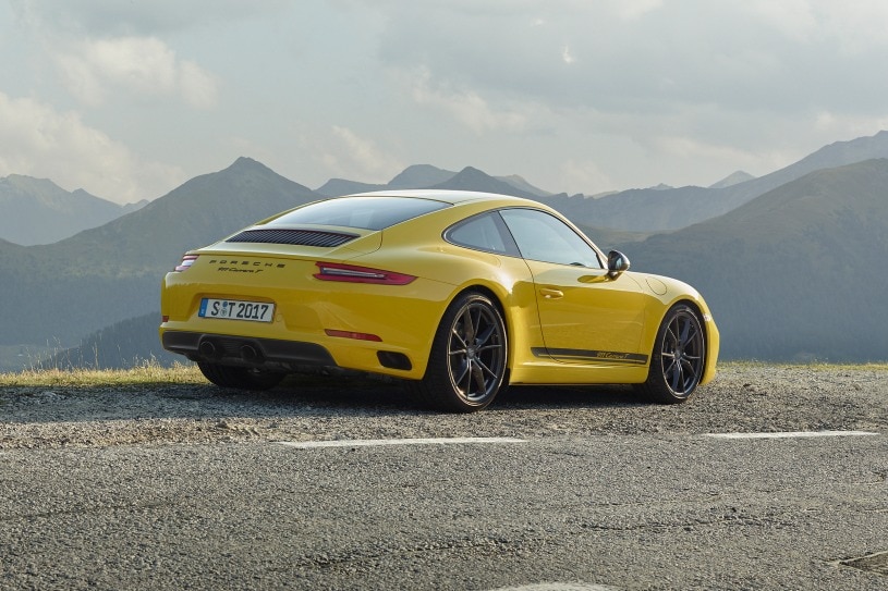 Порше 911 2018