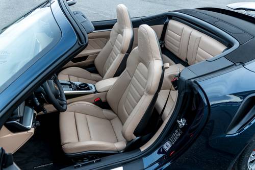 2021 Porsche 911 Turbo Convertible Interior Detail