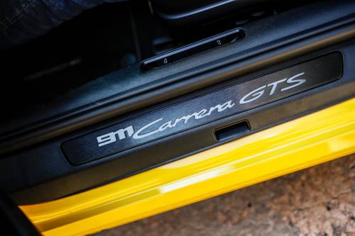 2024 Porsche 911 Carrera GTS Convertible Interior Detail