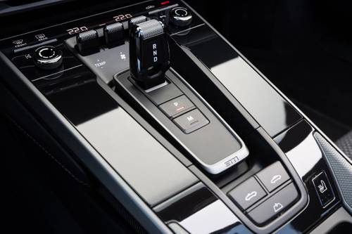 2024 Porsche 911 Carrera S Convertible Shifter