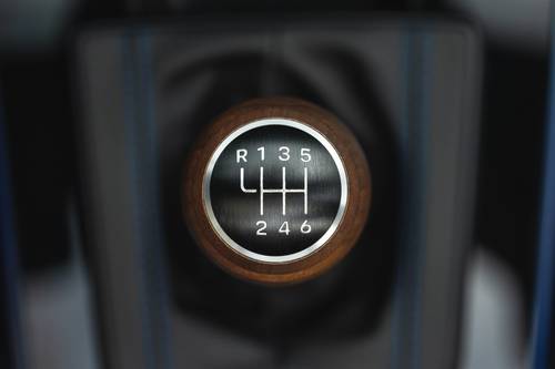 2025 Porsche 911 Carrera T Convertible Shifter