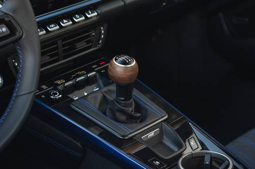 2025 Porsche 911 Carrera T Coupe Shifter
