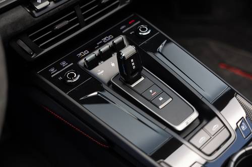 2025 Porsche 911 Targa 4 GTS Coupe Shifter
