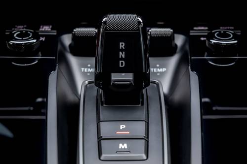 2025 Porsche 911 Turbo Coupe Shifter