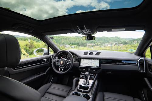 2021 Porsche Cayenne Coupe 4dr SUV Dashboard