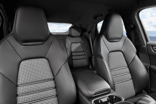 2021 Porsche Cayenne Coupe 4dr SUV Interior Detail