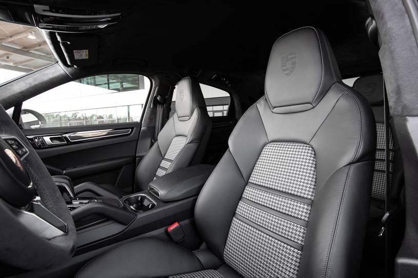 2023 Porsche Cayenne Coupe Interior Pictures