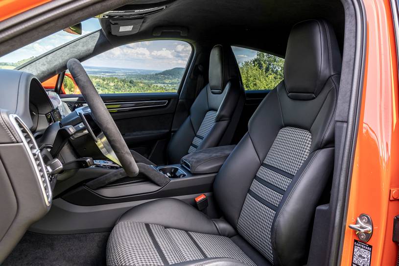 2023 Porsche Cayenne Coupe Interior Pictures