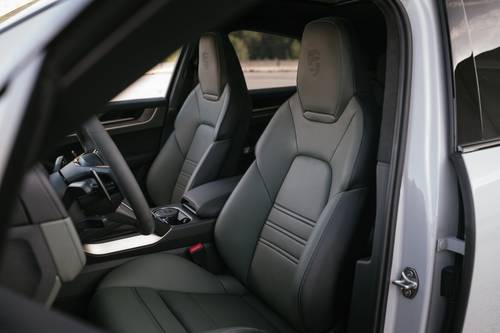 2025 Porsche Cayenne Coupe S E-Hybrid 4dr SUV Interior Detail