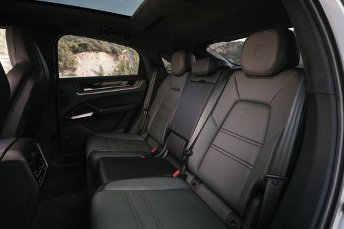 2025 Porsche Cayenne Coupe S E-Hybrid 4dr SUV Interior Detail