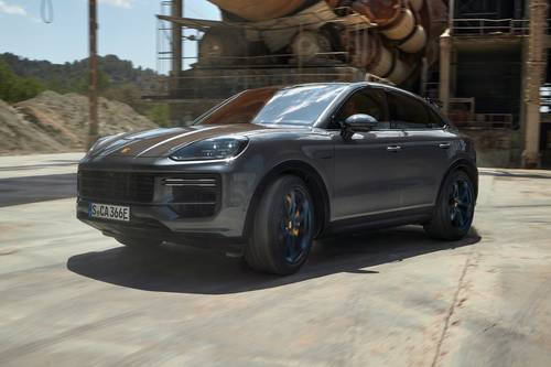 2025 Porsche Cayenne Coupe Turbo E-Hybrid 4dr SUV Exterior