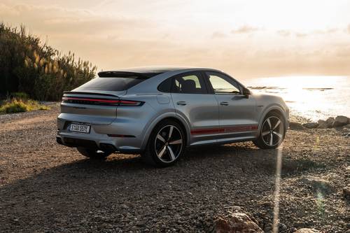 2025 Porsche Cayenne Coupe Turbo E-Hybrid 4dr SUV Exterior