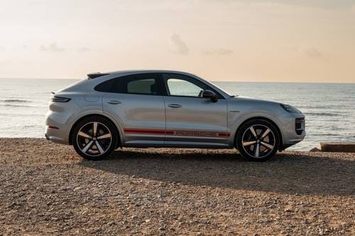 2025 Porsche Cayenne Coupe Turbo E-Hybrid 4dr SUV Profile
