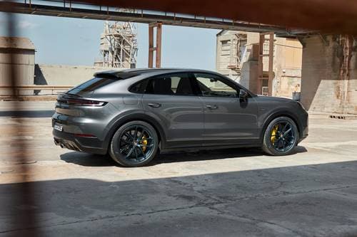 2025 Porsche Cayenne Coupe Turbo E-Hybrid 4dr SUV Profile