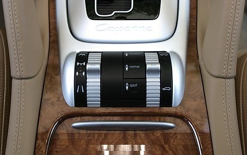 2004 Porsche Cayenne Turbo Tiptronic Center Console