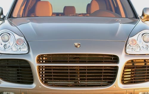 2004 Porsche Cayenne Turbo Front Grille and Badging