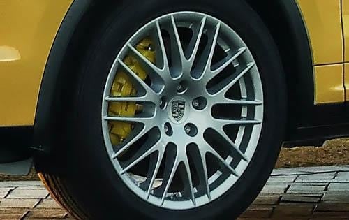 2011 Porsche Cayenne S Wheel Detail