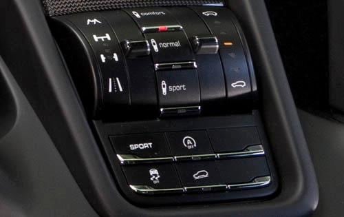 2012 Porsche Cayenne Center Console Detail