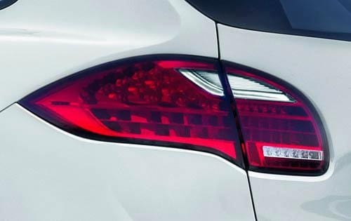 2012 Porsche Cayenne S Hybrid Tail Lamp Detail