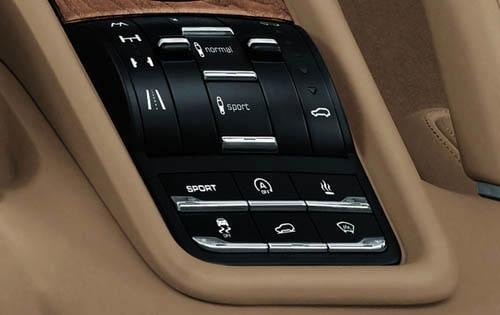 2012 Porsche Cayenne Center Console Detail