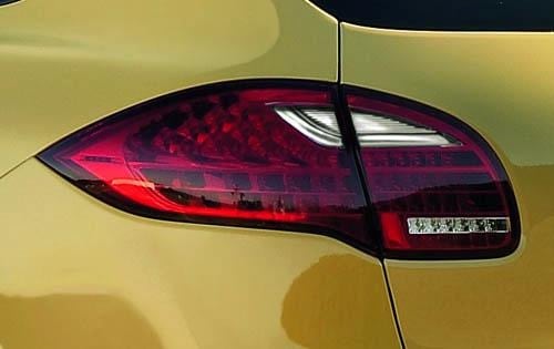 2012 Porsche Cayenne S Tail Lamp Detail