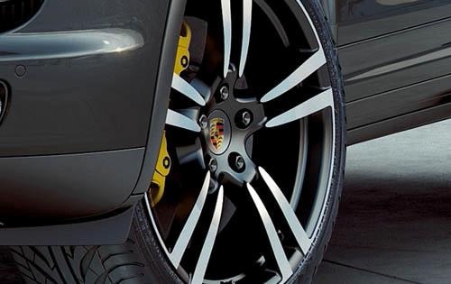 2012 Porsche Cayenne Turbo Wheel Detail