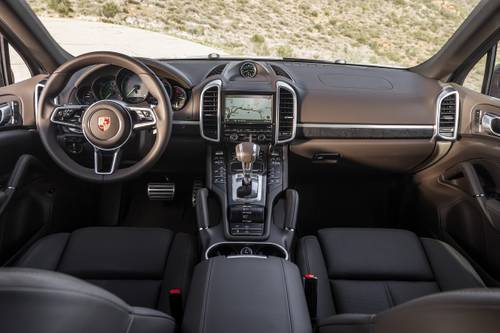 2016 Porsche Cayenne S E-Hybrid 4dr SUV Dashboard