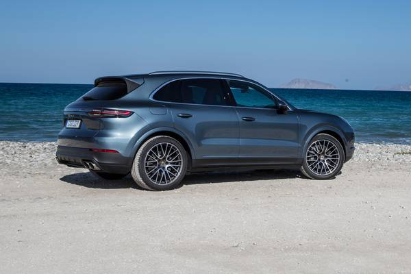 2019 Audi Q8 Vs 2019 Porsche Cayenne