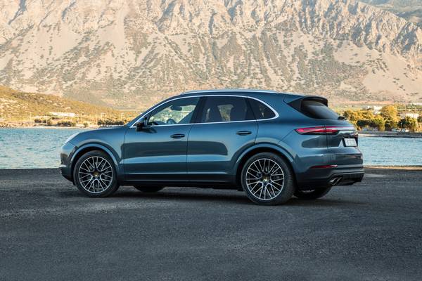 2019 Audi Q8 Vs 2019 Porsche Cayenne