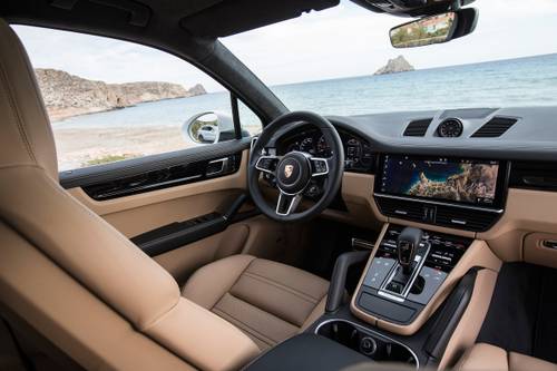 2019 Porsche Cayenne S 4dr SUV Steering Wheel Detail