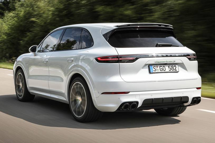 Porsche cayenne 2025 turbo hybrid 2020