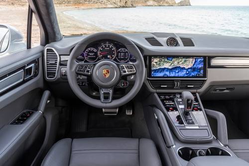 2020 Porsche Cayenne Turbo 4dr SUV Steering Wheel Detail