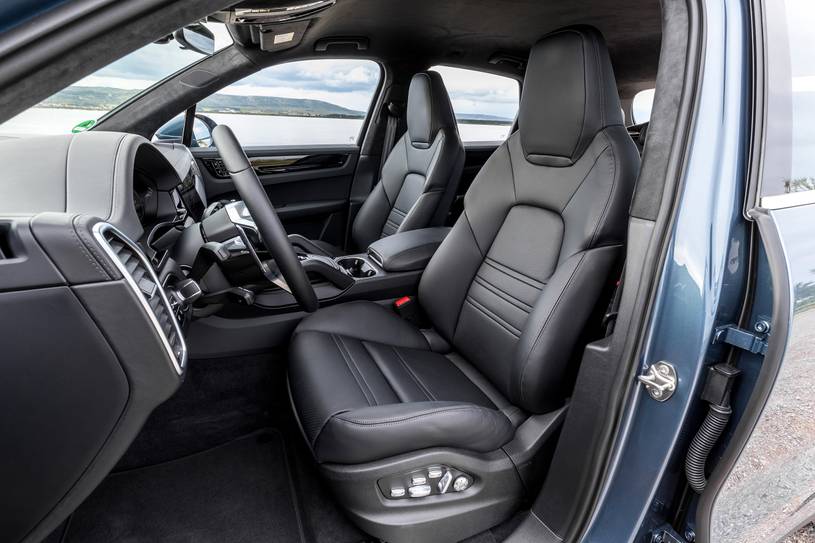 Porsche Cayenne E-Hybrid 4dr SUV Interior