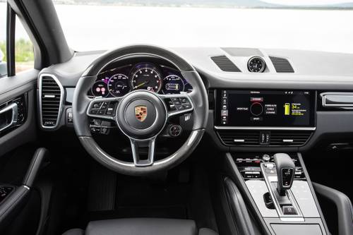 Porsche Cayenne E-Hybrid 4dr SUV Steering Wheel Detail