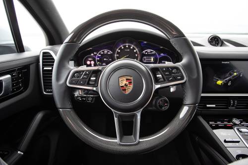 Porsche Cayenne E-Hybrid 4dr SUV Steering Wheel Detail