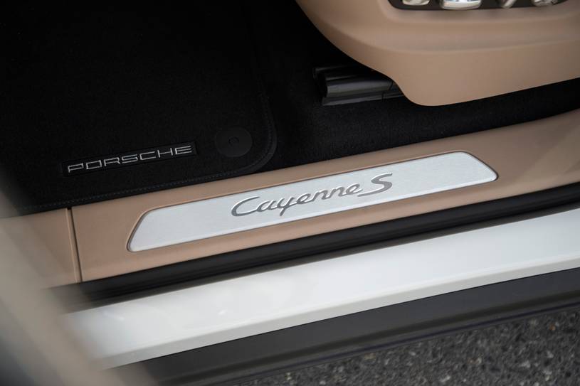 Porsche Cayenne S 4dr SUV Interior Detail