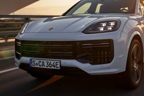 2024 Porsche Cayenne Turbo E-Hybrid 4dr SUV Exterior Detail