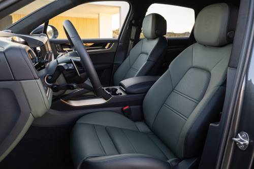2025 Porsche Cayenne S 4dr SUV Interior