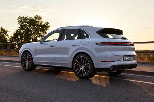 2025 Porsche Cayenne Turbo E-Hybrid 4dr SUV Exterior